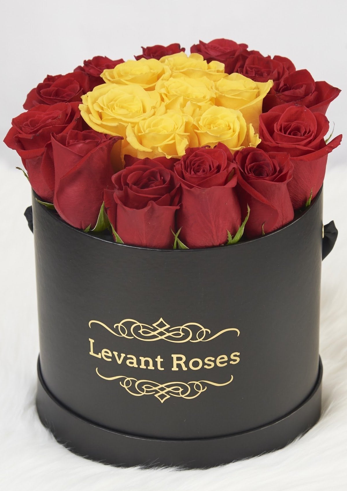 Multi colour roses / round box