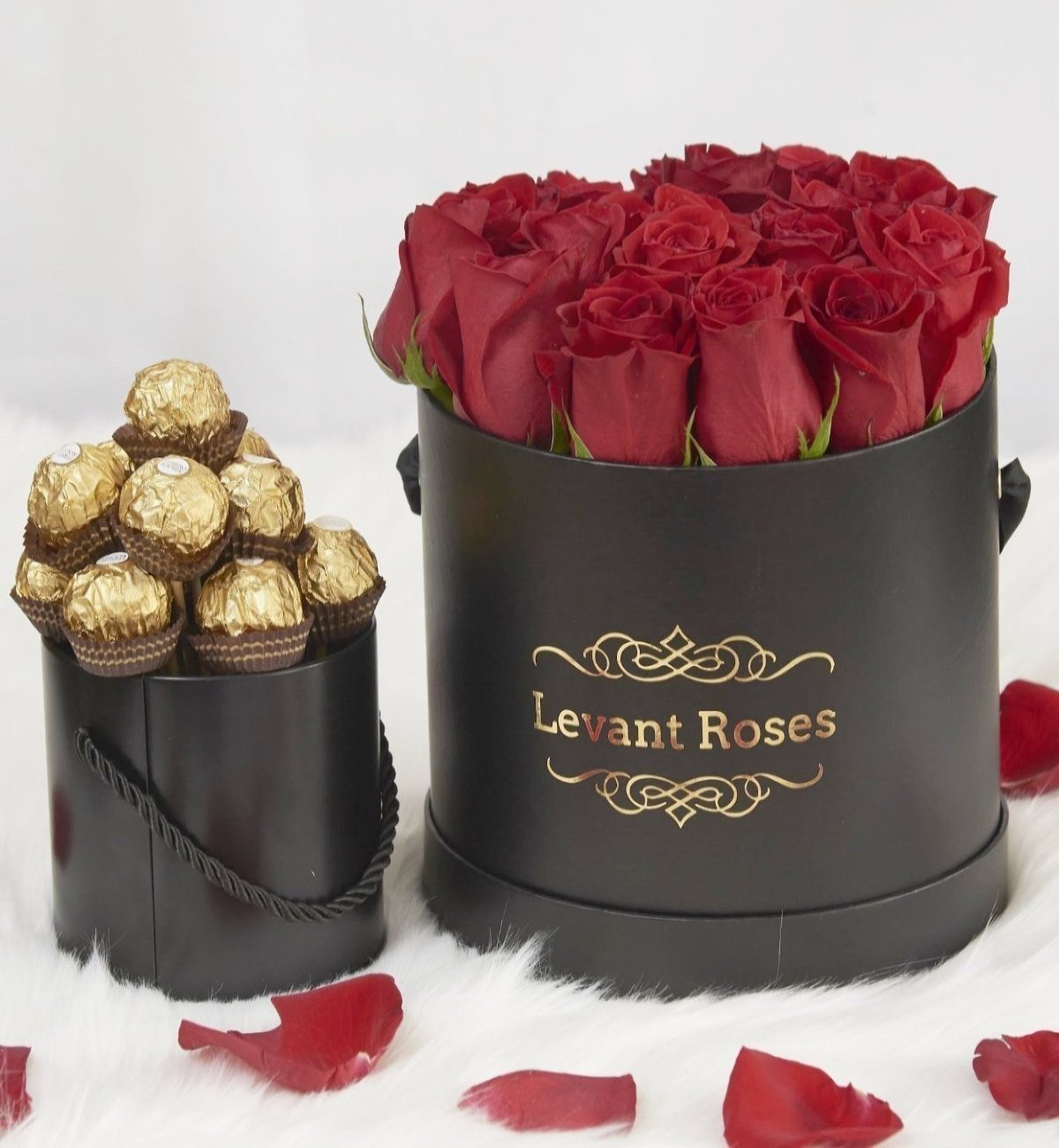 Red roses / round box